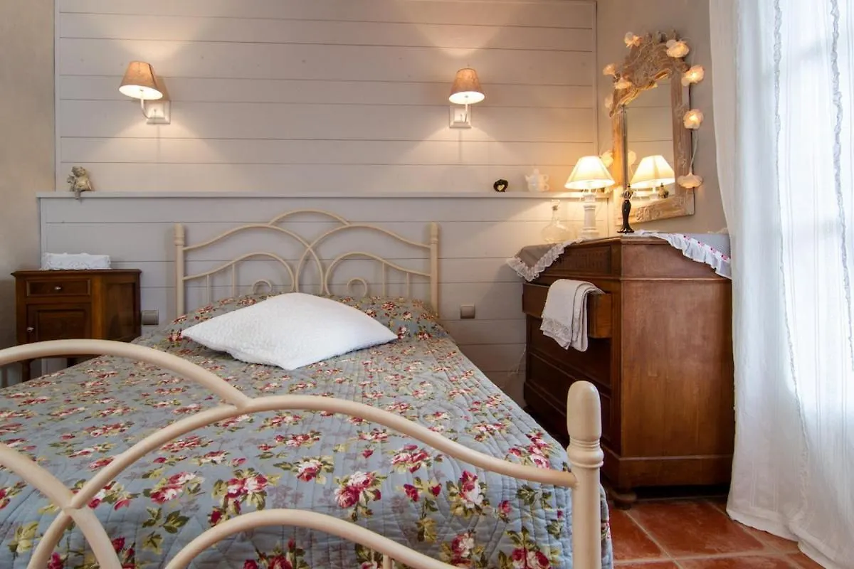 Du Levant Au Couchant - 2 Gites Mitoyens A Caylus - Piscine - Jardin - 5 Chambres - 12 Personnes - 5 Minutes Du Village Medieval 0*,  フランス